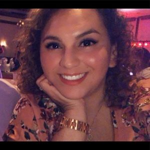 Meet your Posher, Vanessa